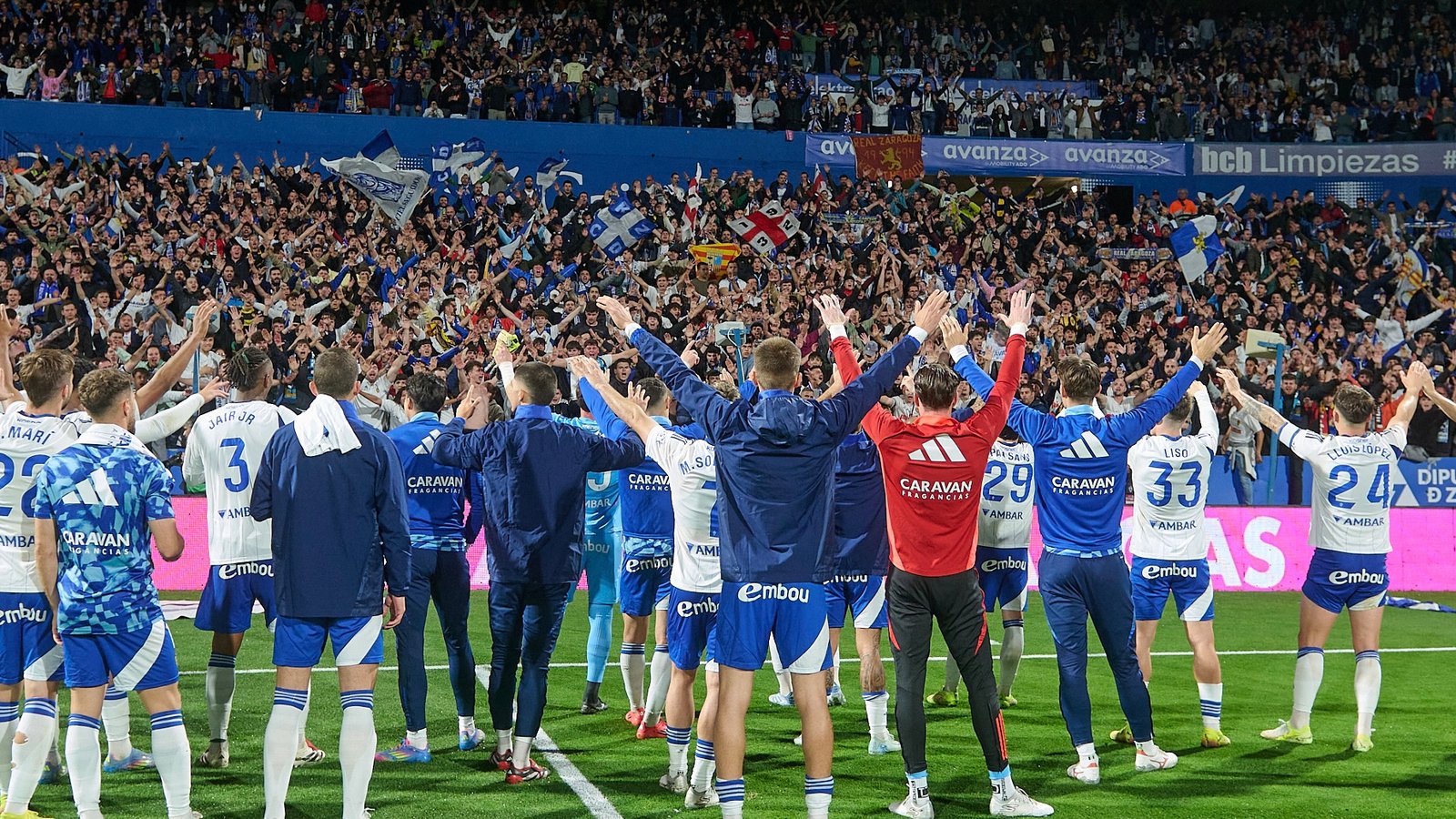 La plantilla y el cuerpo técnico del Real Zaragoza costearán el precio...